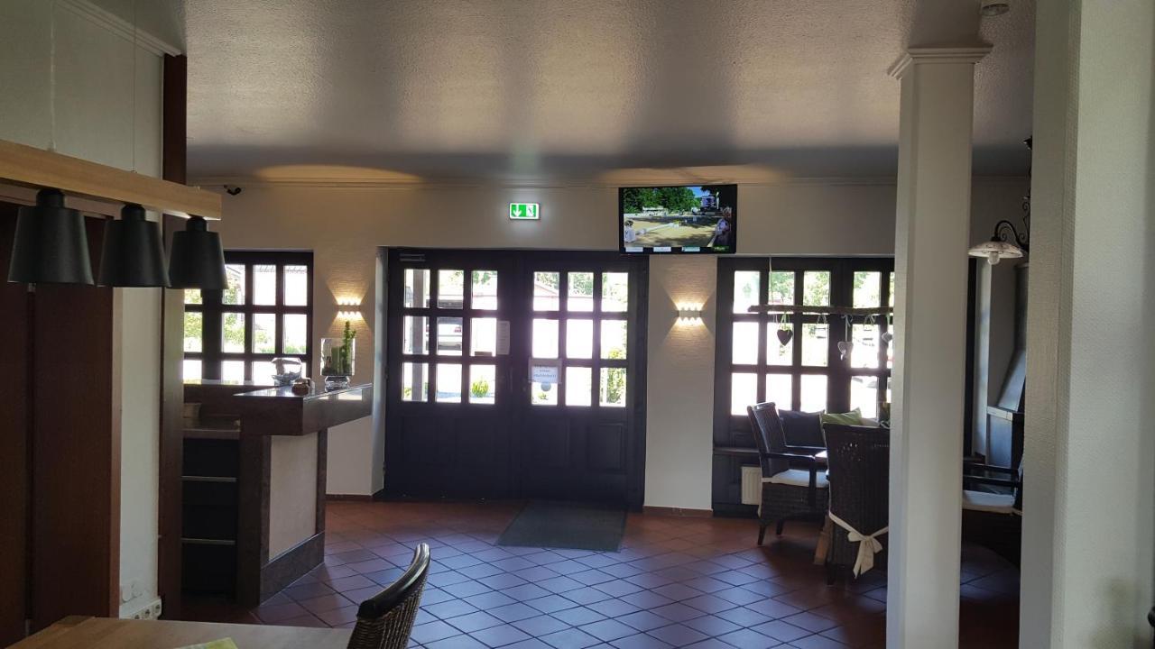 Landhotel Linden Am Venekotensee Нидеркрюхтен Экстерьер фото