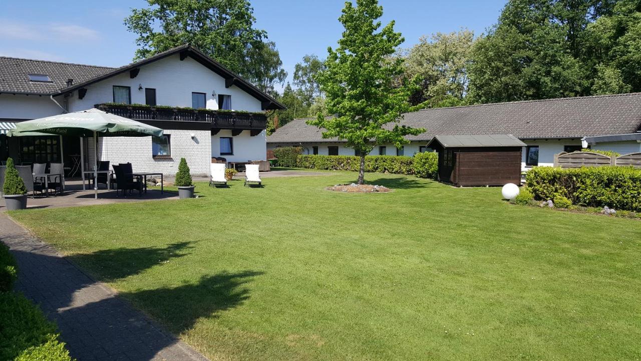 Landhotel Linden Am Venekotensee Нидеркрюхтен Экстерьер фото